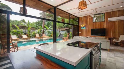 Breezy Tiki Hut w/Pool in Playa Avellanas Sleeps 8