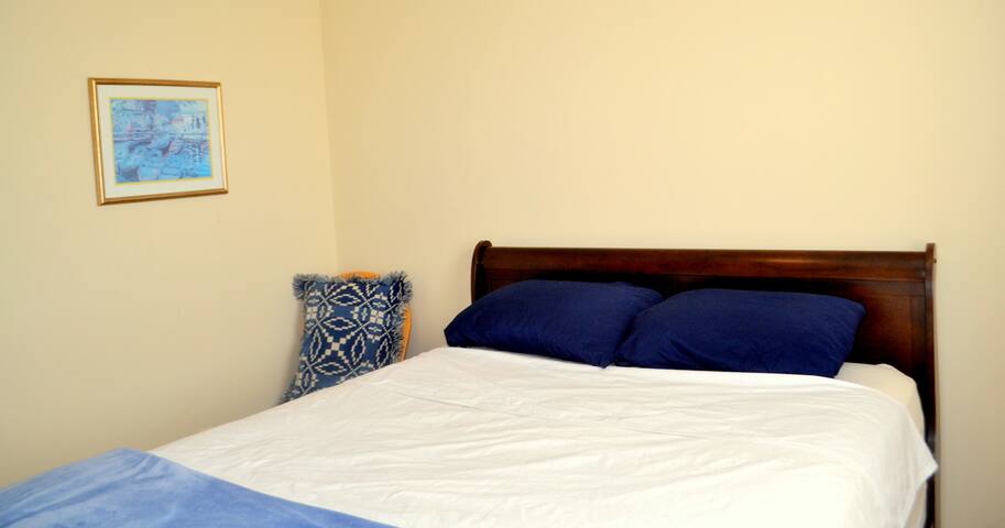 Cosy Room/ FREE PARKING