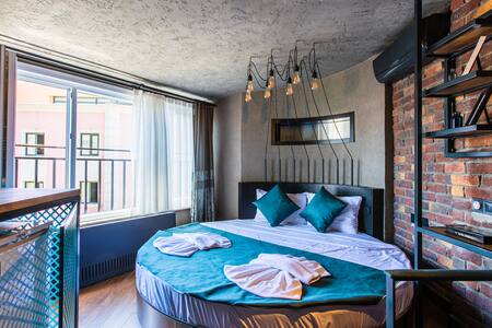 Cozy Industrial Designed Studio with Free Wifi 4fr