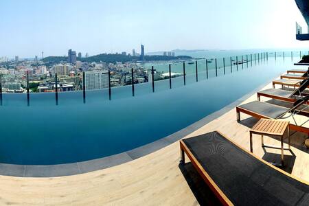 B682 The Base Central Pattaya