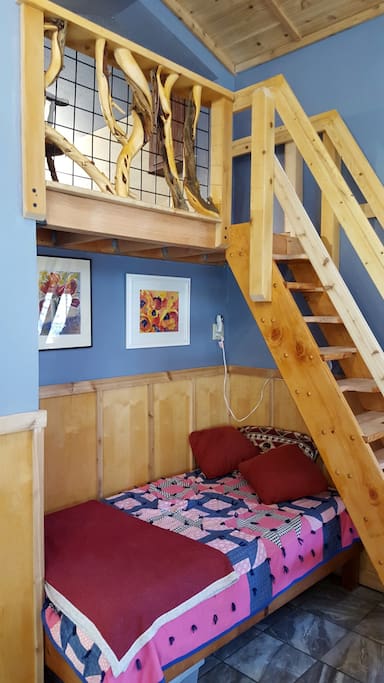 Sleeping Loft w/Double//Single Bed under stairs