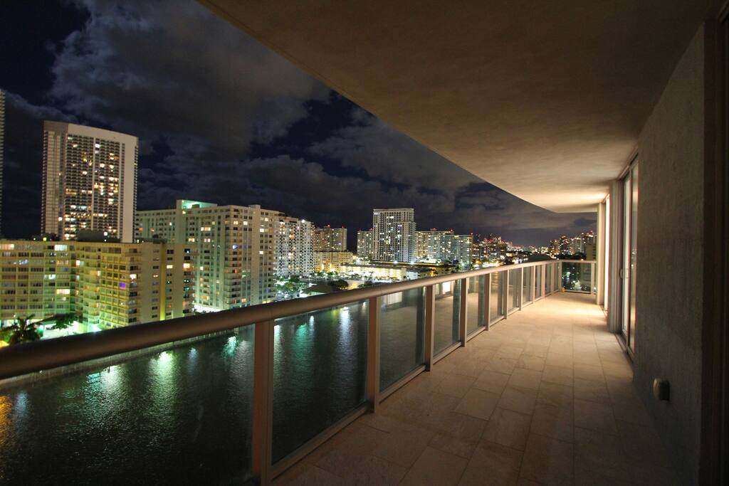 VISTA SUR NOCHE