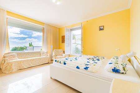 Top 20 puerto del carmen villa and bungalow rentals airbnb ... Rayos sol idées De