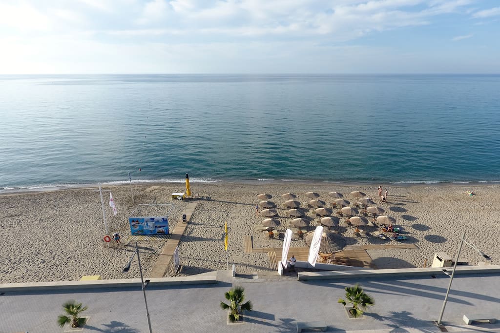 On the beach in front, you can relax and enjoy your day!!