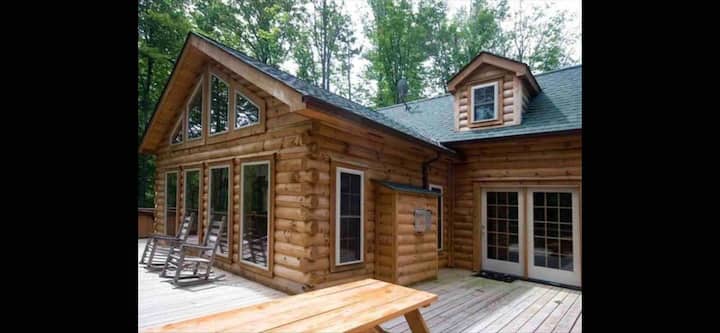 Spacious Cabin Surrounded By Nature - Beech Mountain, NC