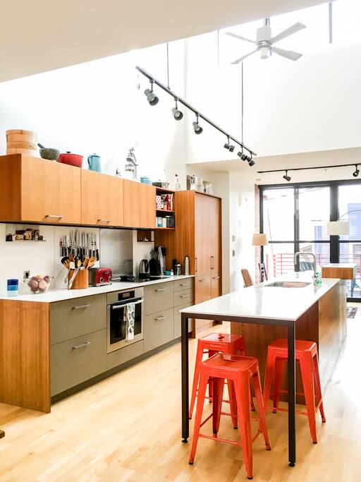 Work/Snack/Chat here.