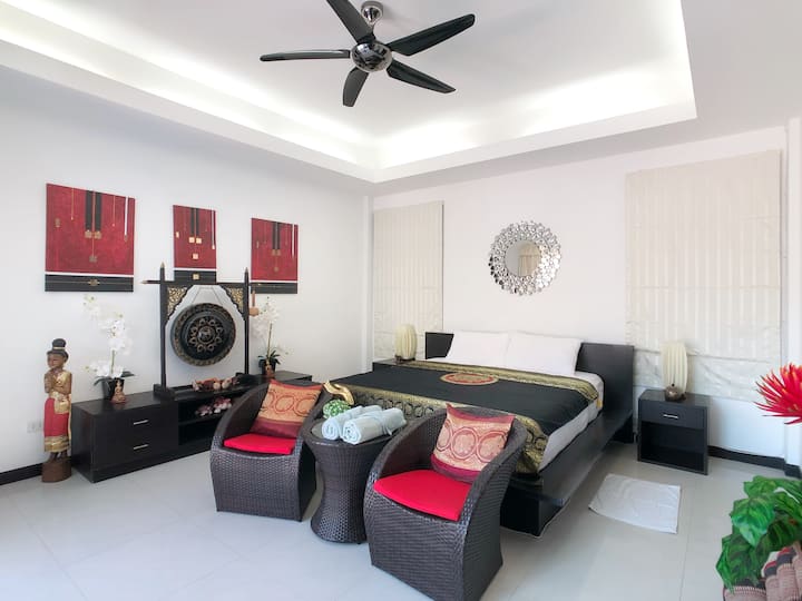 Მთავარი საძინებელი ტერასაზე პირდაპირი წვდომით