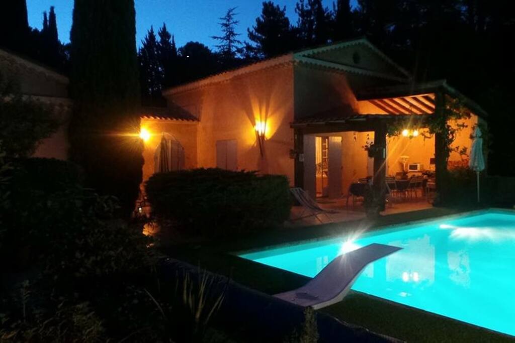 Piscine le soir