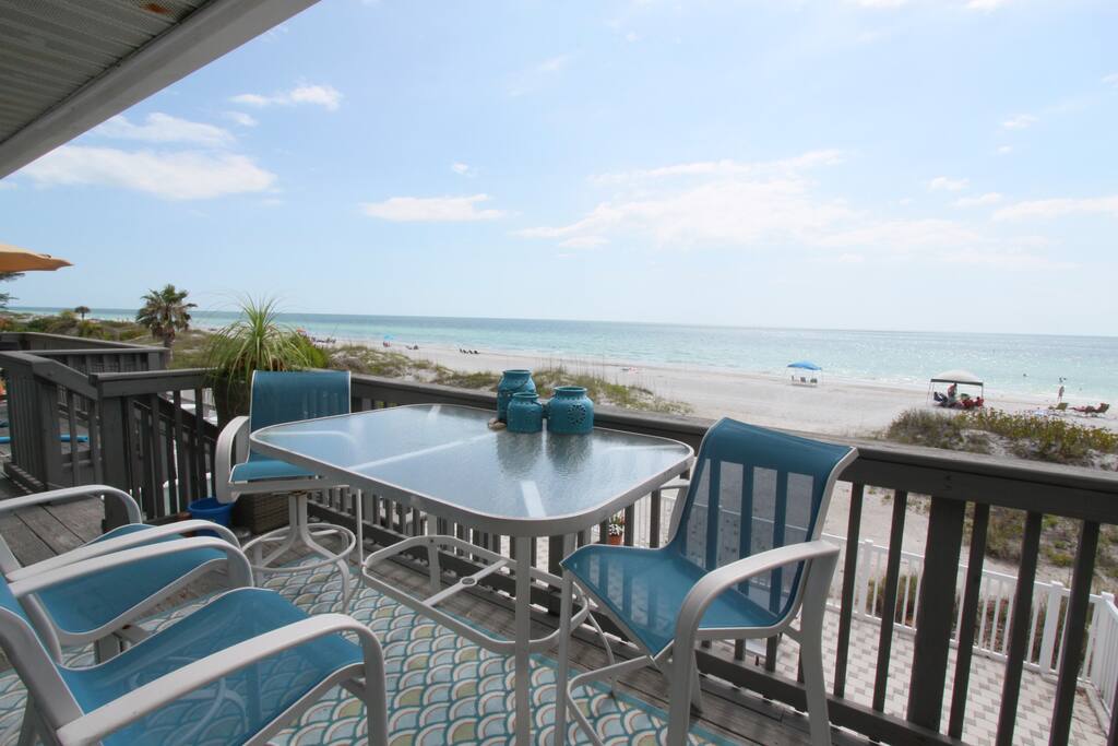 Private Balcony with 6-Bar Top Chairs and large table