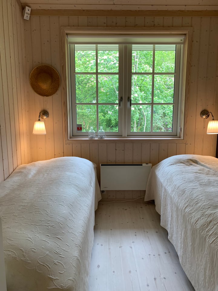 חדר 2 עם שתי מיטות יחיד