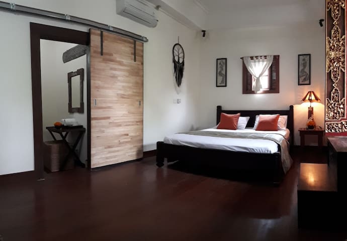 Hita house