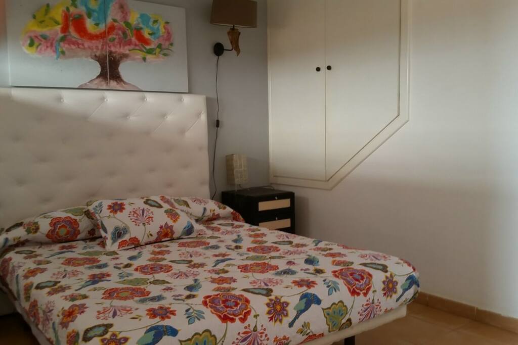 chambre lit double donnant sur terrasse N°1