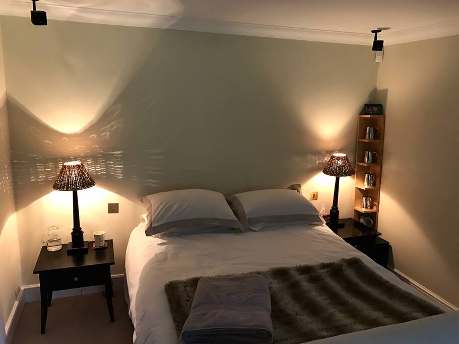 King Size Bed Sleeps 2