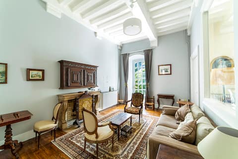 Popular Airbnb listing: Chateau – Private beach – Unforgettable swims in Archidiocèse De Besançon