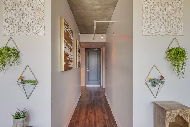 Breathtaking Views Perfect for Business & Leisure gallery image 3