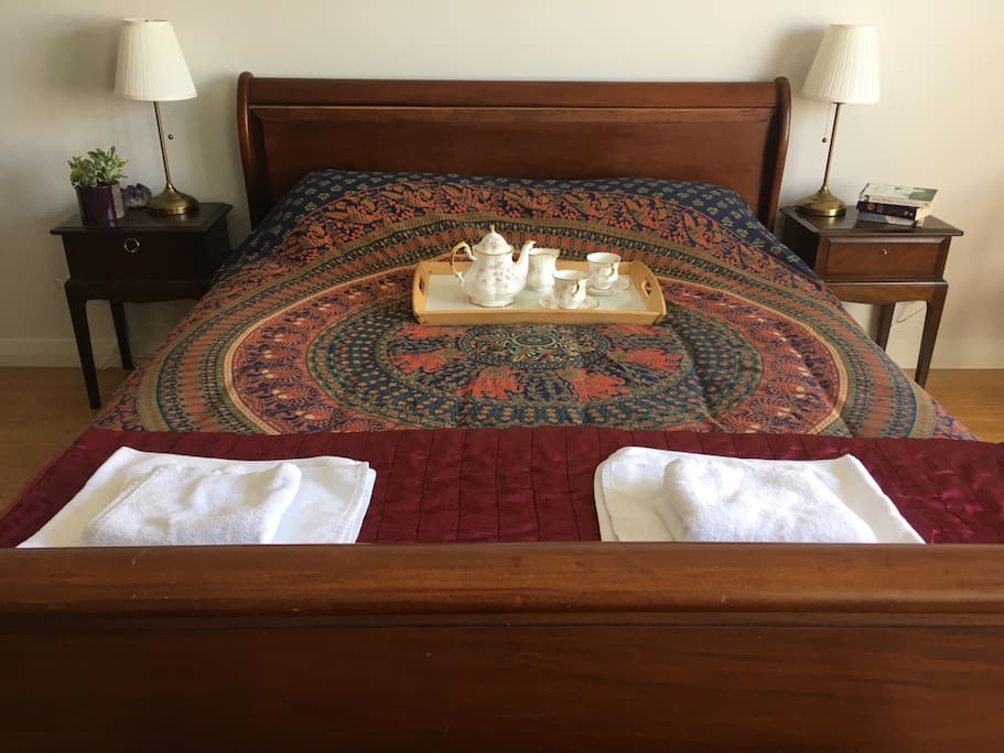 Queen-Sized Bed in Quiet En-Suite Room
