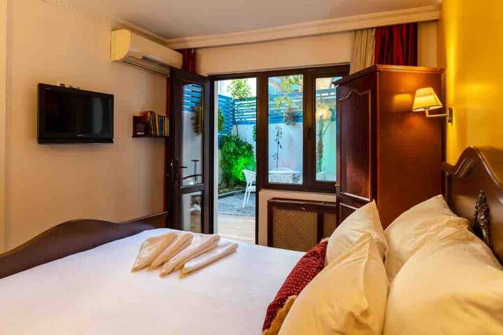 Unique Private Garden Suite at Old City lstanbul gallery image 4