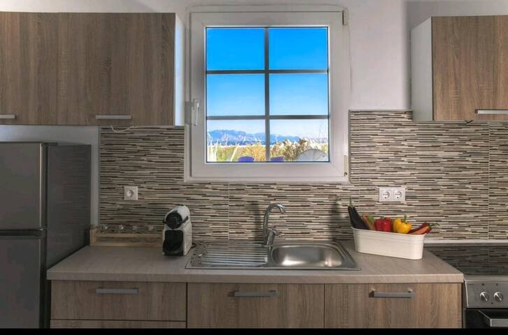 AVALON cosy apartments-2 bedroom RUBY gallery image 2