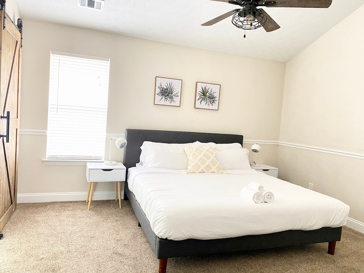 NEW🌈 🏡Stylish&Cozy Vibes, Minutes to Chateau Elan💥