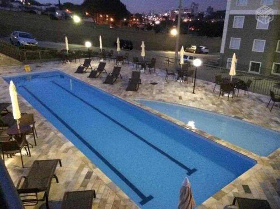 Piscina (Swimming Pool)