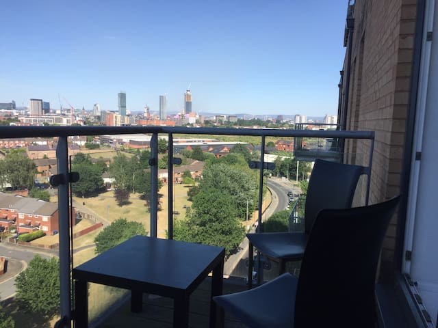 Top Floor • Private bath & wc • Next to Tram Stop