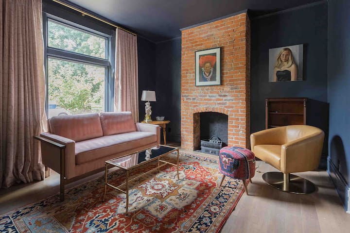 Luxury close to Children’s Hospital gallery image 3