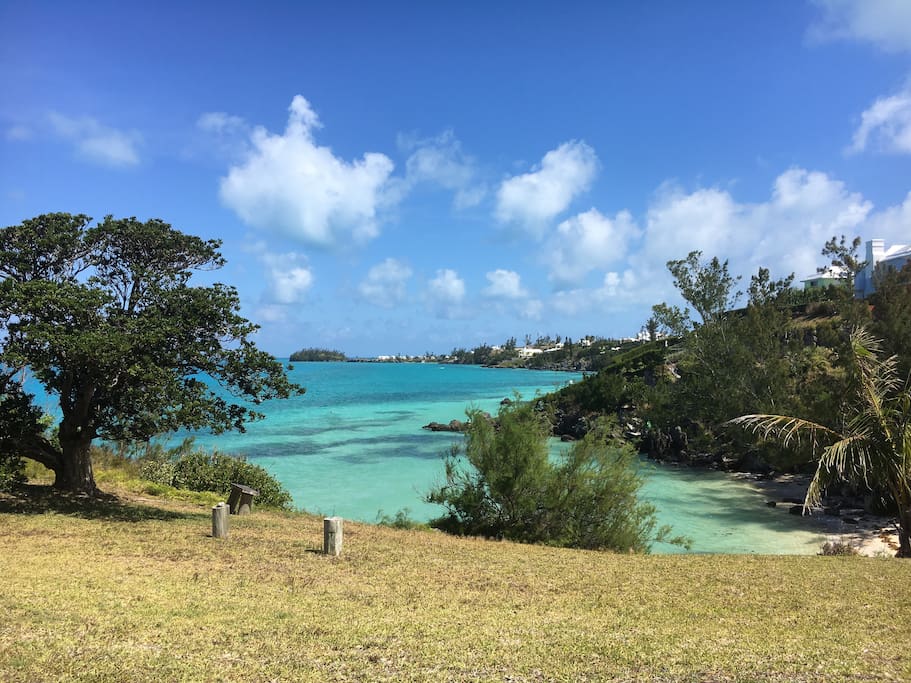 Charming Beachfront chill spot Apartments for Rent in Sandys, Sandys