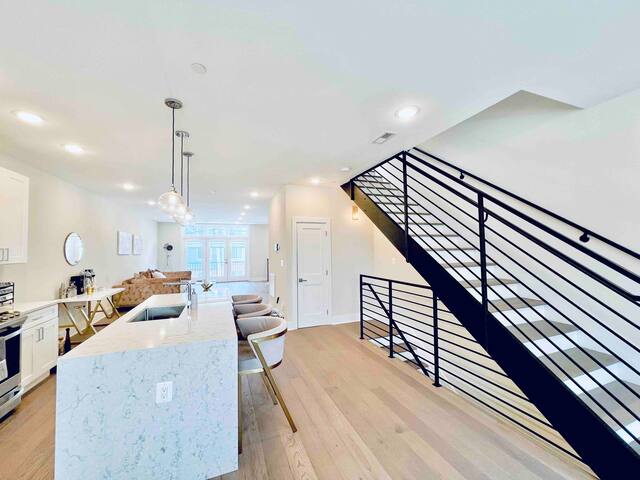Luxurious 3BR @ H St Corridor Free Cancellation