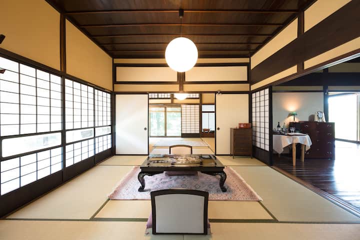 נוף מהכניסה לכיוון חדר השינה