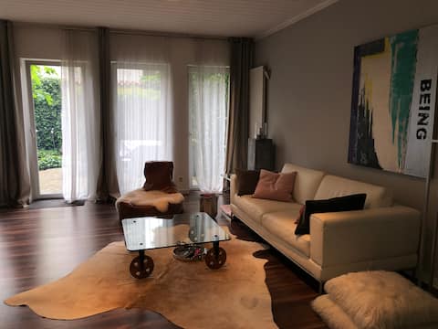 Successful Airbnb property: Central and yet quiet in the Oststadt in Oststadt