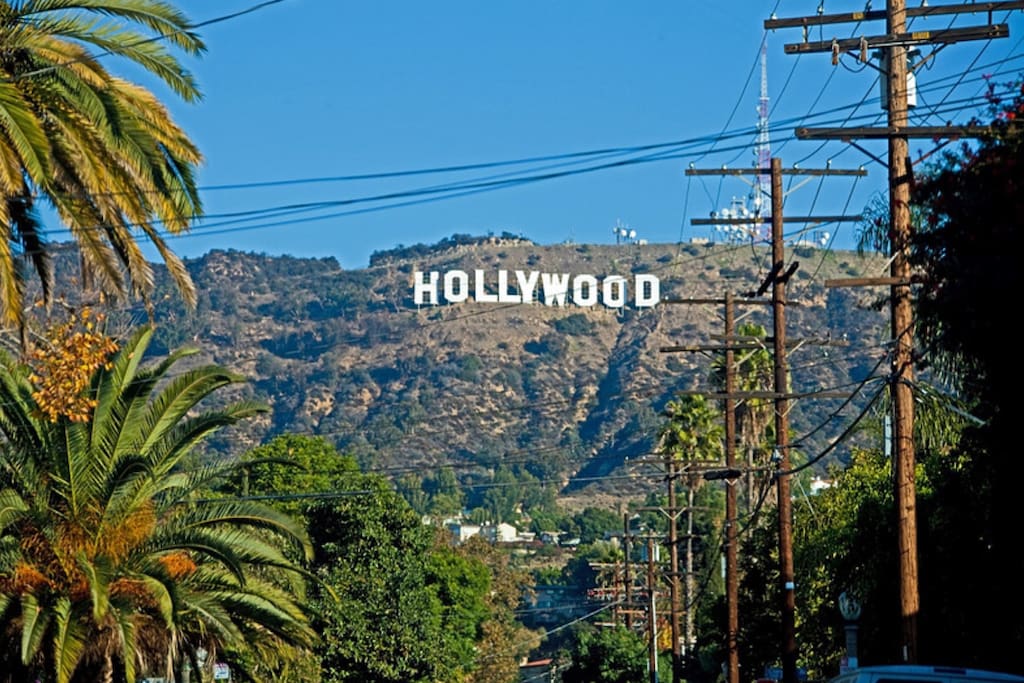 Amazing view of Hollywood sign!