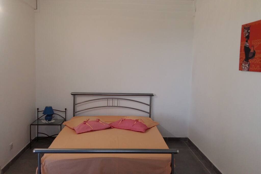 Chambre Neuve
Lit 140/190
avec draps