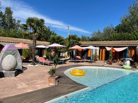 superb Cottage with pool and private hot tub