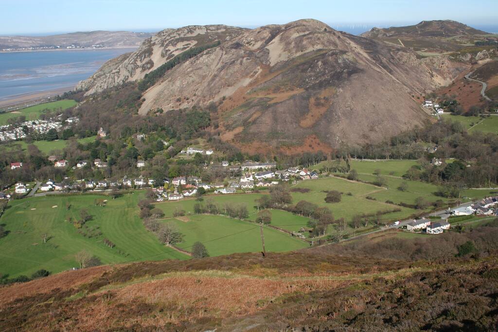 View of cottage from Foel Lus