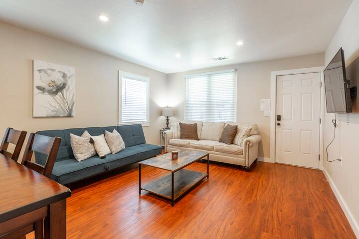 @ Marbella Lane-Spacious 5BR Ideal for Biz & Famil gallery image 5