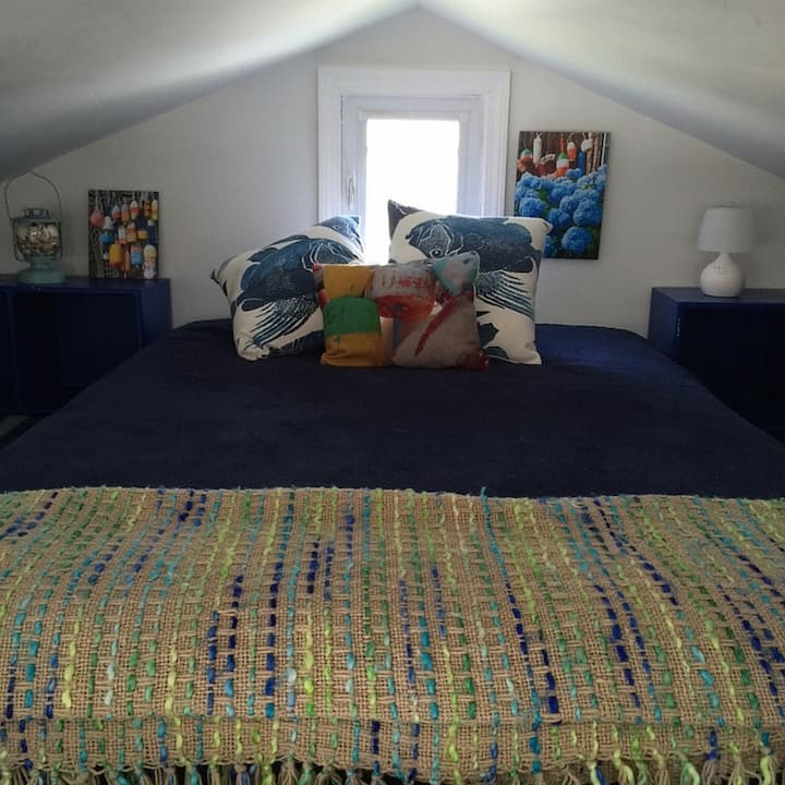 Sleeping loft - full