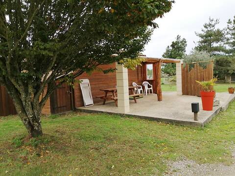 independent studio.loc furnished 5 km from the sea..