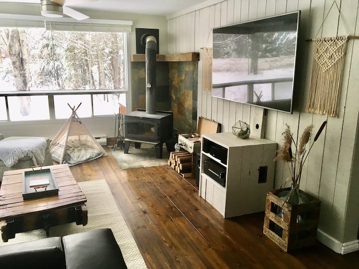 Charming Cottage W/jacuzzi For Outdoor Enthusiasts - Laurentides