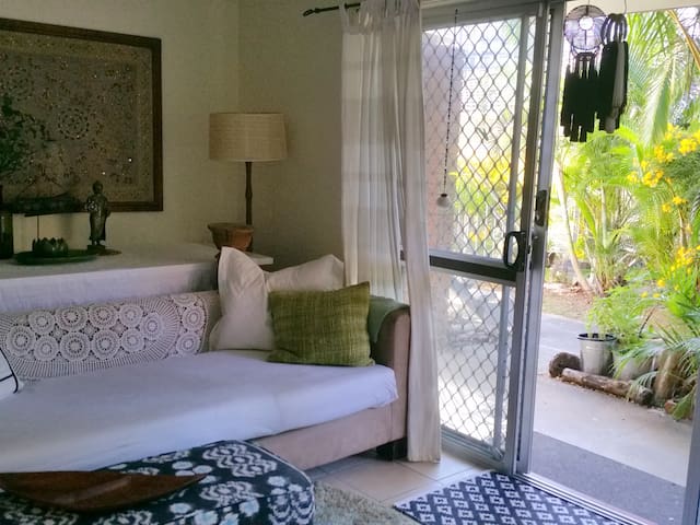 Beach Shack Budget SINGLE BED