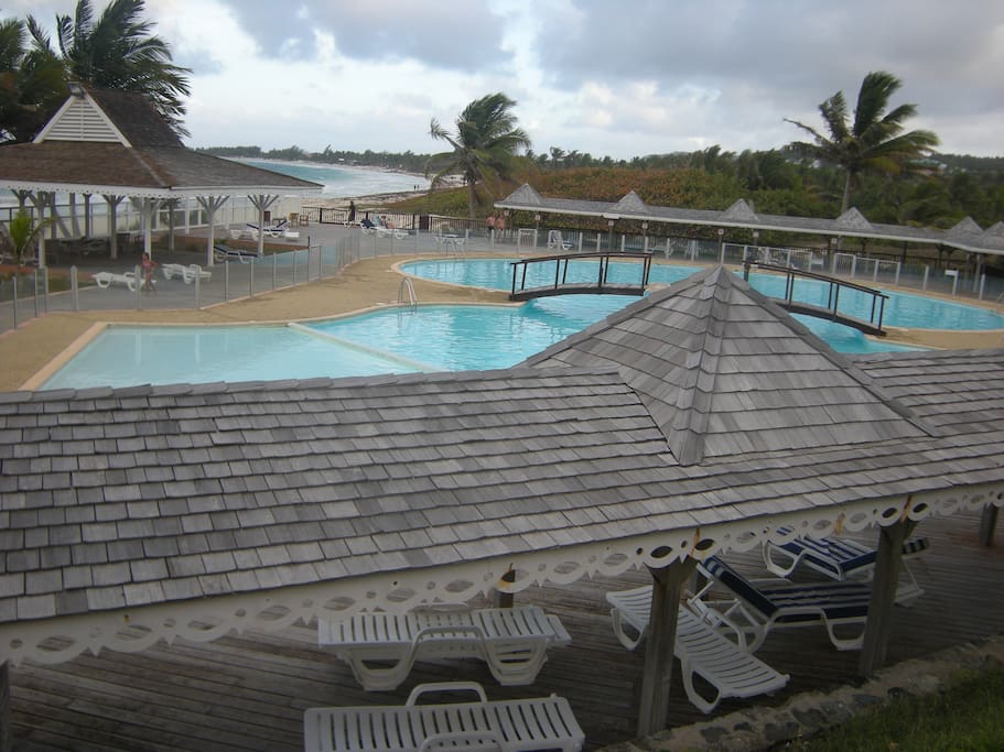 Pool on the ocean. Direct access to Orient beach