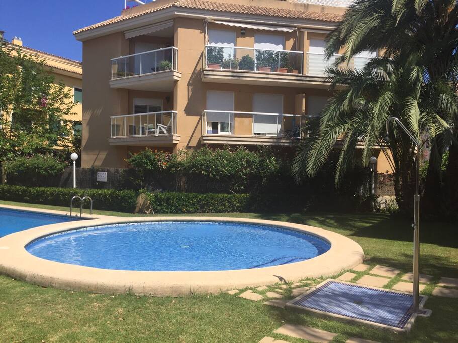 dos piscinas