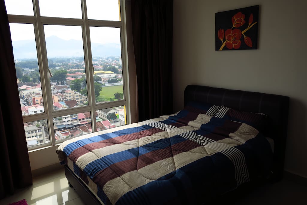 Comfortable and spacious Master Bedroom overlooking the majestic Kinta Valley
