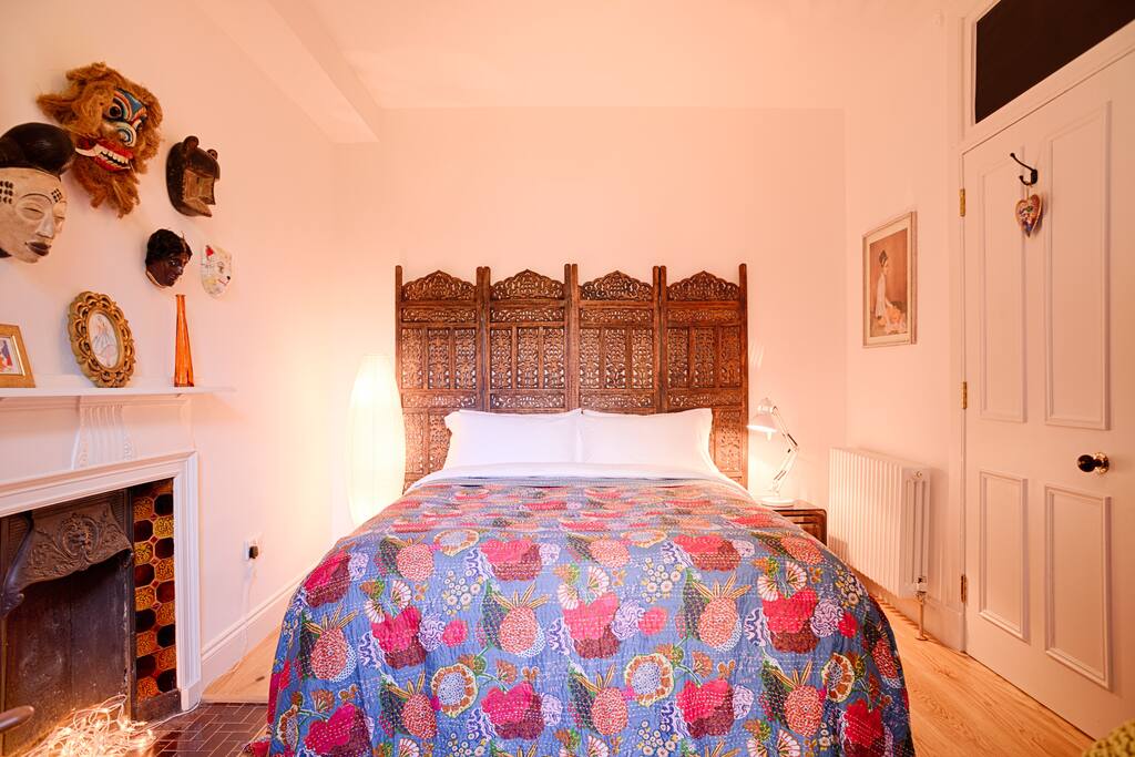 beautifully comfortable king size bed with pocket sprung mattress