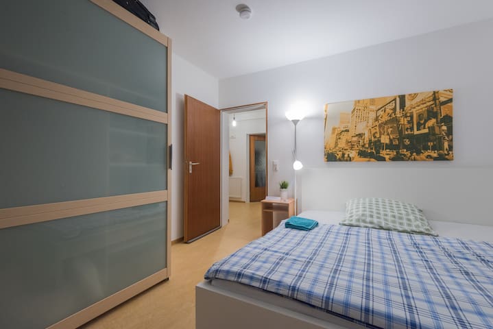 Cosy room:5min train station, University, congress