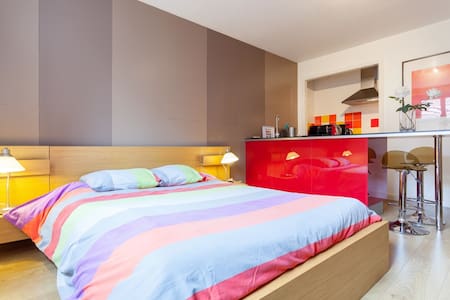 Studio contemporain au pied du métro