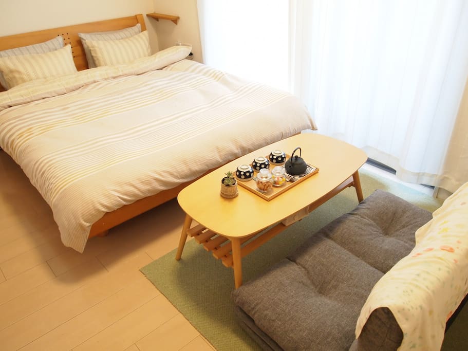 bed and cafe space