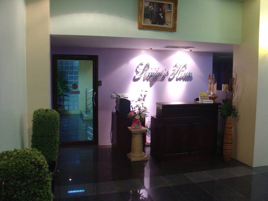Somjai's House lobby