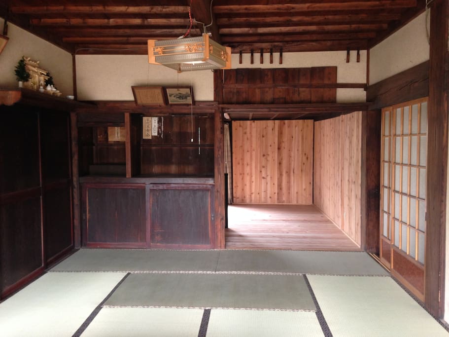 this house is build in Edo era(1800).