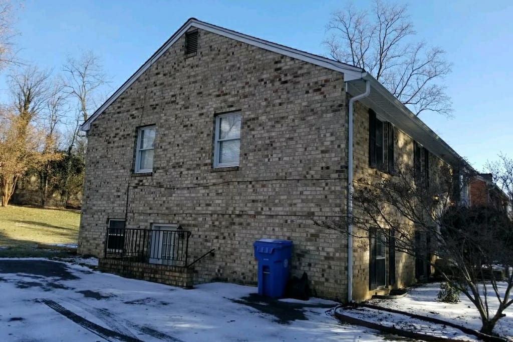 Side parking and private entrance