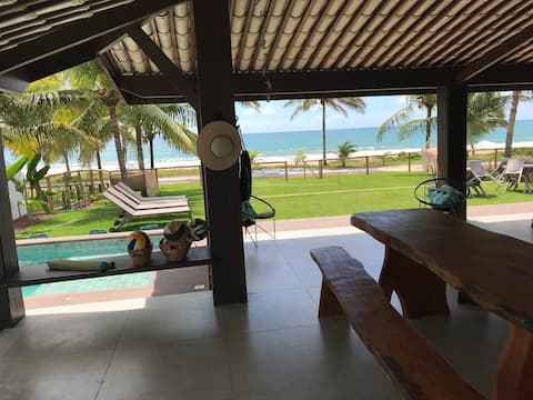 Casa Frente Mar in condominium in Guarajuba